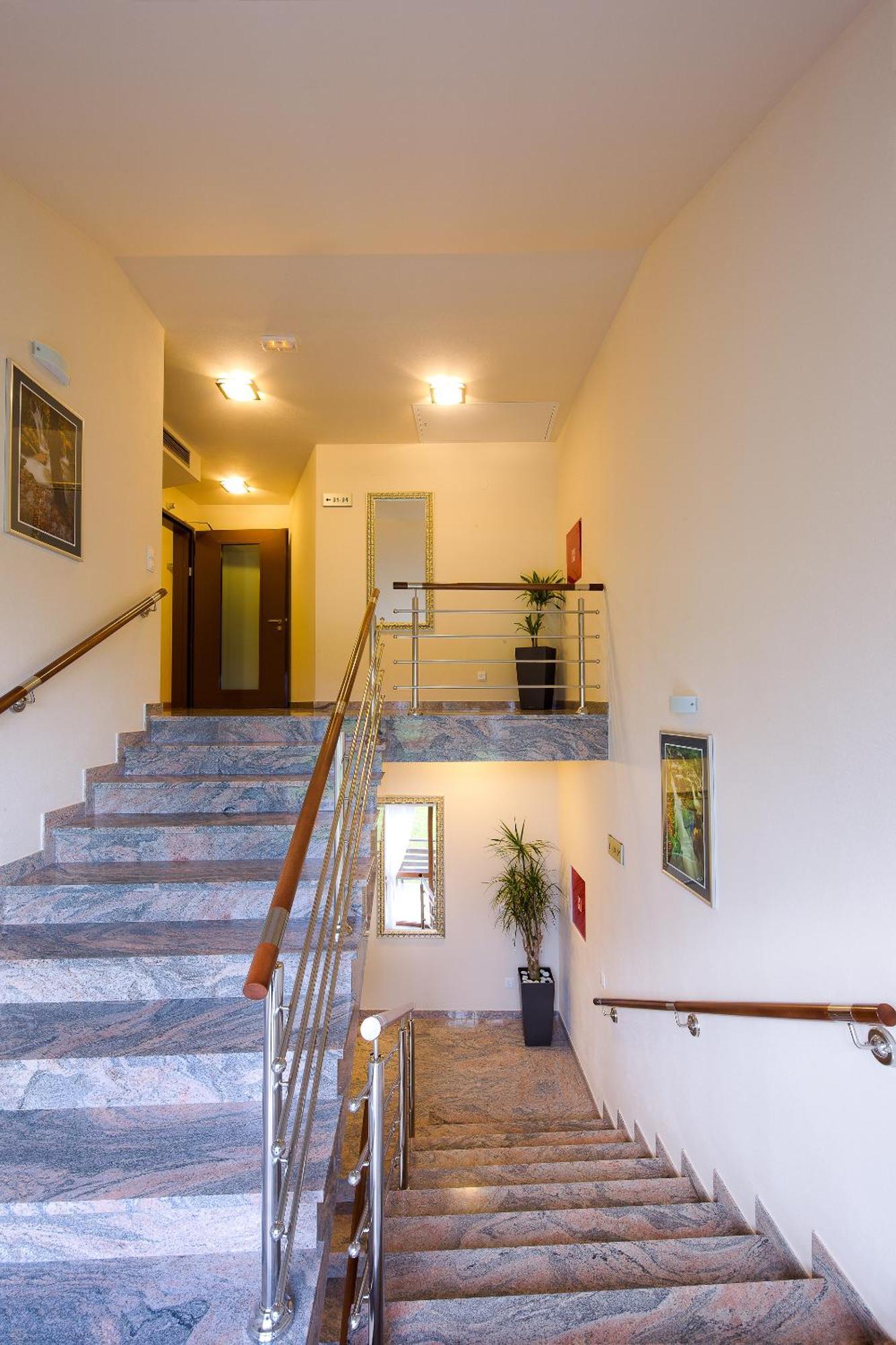 Hotel Degenija Selište Drežničko Exterior foto